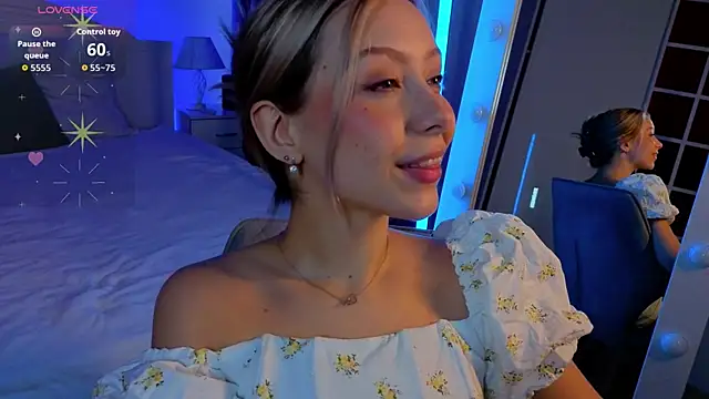 LumMina's Live XXX Chat