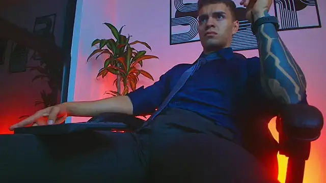 XXX chat uživo modela ALPHA_DOMINUS_