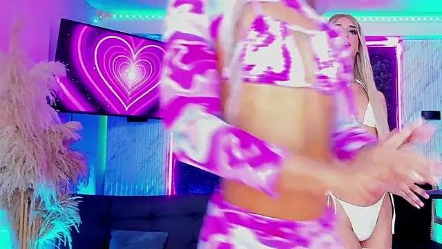 Webkamerová show Queens_Wonders_Blonders