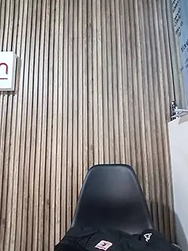 Valk_submissive's Live XXX Chat