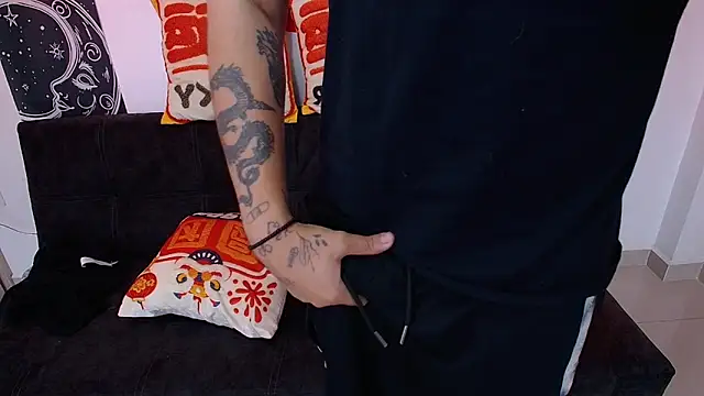 Show modela arcano__rh na web-kameri