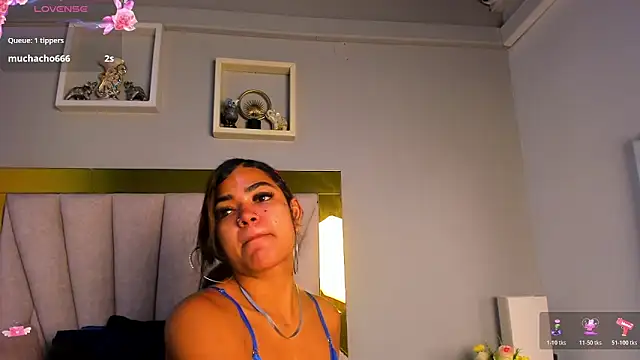 vahiolet_fuentes' Live XXX Chat