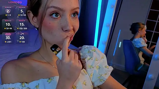 LumMinaのライブXXXチャット