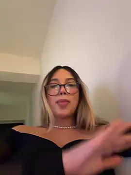 saliha_pinky_'s Webcam Show