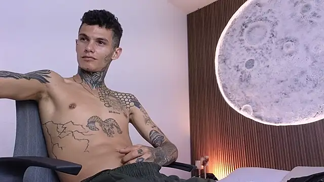 Show modela Paulo_527 na web-kameri