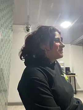 Sary_LittleSmiles Chat XXX in diretta