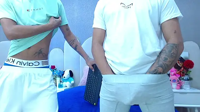 XXX chat uživo modela party_duo_playboy