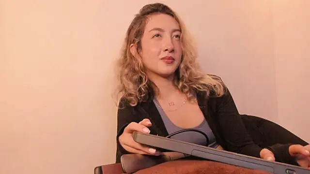 Chat XXX en directo de Laurenn_Sweet