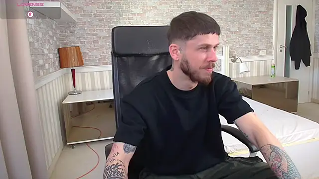 JonahShaw Live XXX-chat