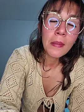 Mar_puentes' Live XXX Chat