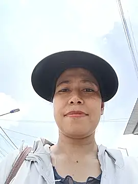 2HotAsain4un Webbikameraesitys