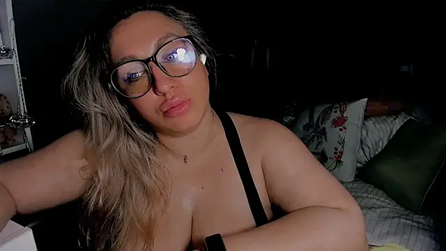 CumOnMy_Tits: вебкам-шоу