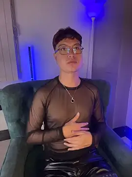 SamaelGarro_: διαδικτυακό σόου στην κάμερα