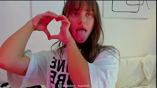 aesthetics__tease Chat XXX in diretta