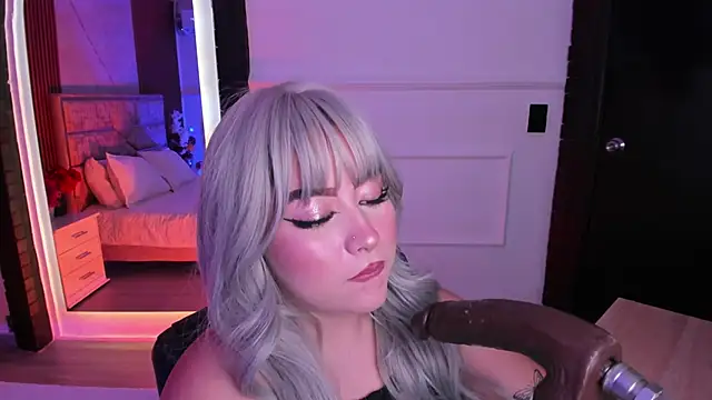 Emberrvelvet: απευθείας συνομιλία ΧΧΧ