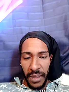 Mikaaa97 élő XXX-chatje