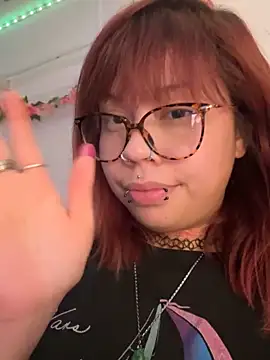 moan4mona Show in webcam