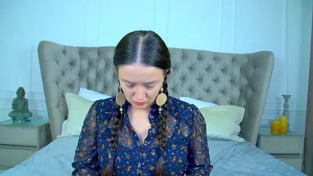 ElinaBellucci: онлайн-секс-чат