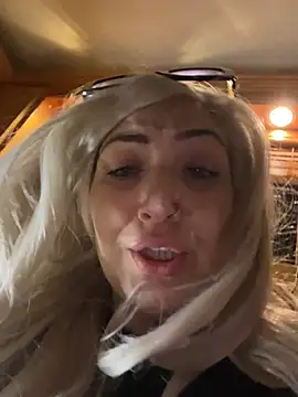 LittleMissEeve: онлайн-секс-чат