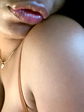 yoursexy_rumi Adlı Modelin Canlı XXX Sohbeti