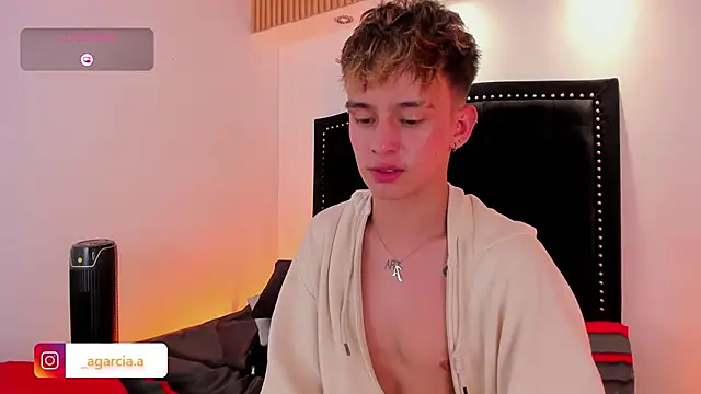 LiamWildx20: διαδικτυακό σόου στην κάμερα