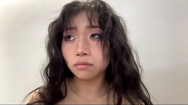 SweetMiaXO: онлайн-секс-чат