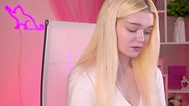 AdeleCartier Chat XXX in diretta