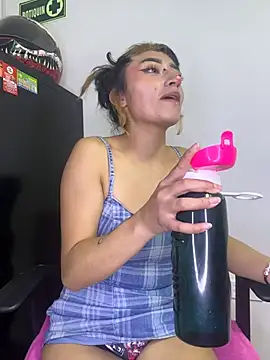 Chat XXX ao vivo de baby_akuma