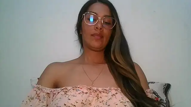 Czat XXX na żywo – Juanabrunette7