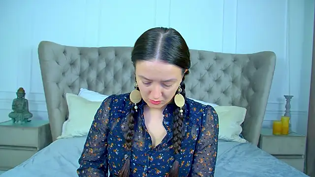 Chat +18 de ElinaBellucci ao vivo