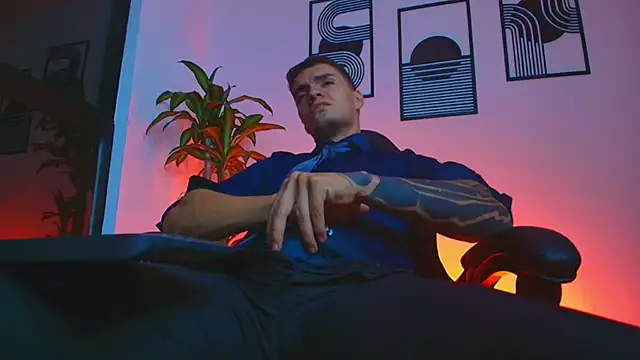 XXX chat uživo modela ALPHA_DOMINUS_