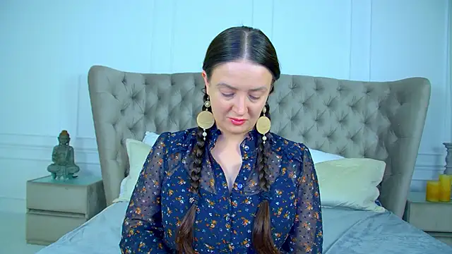 ElinaBellucci Live XXX Chat