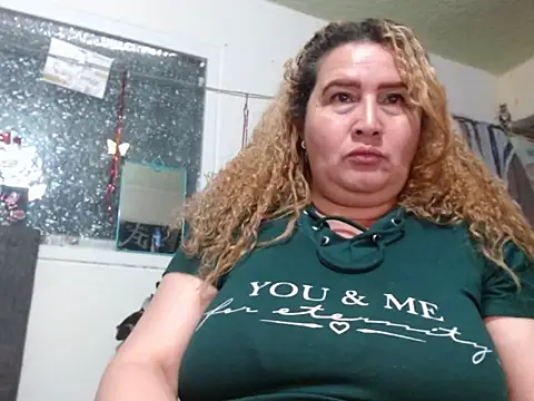 Perla1981-- 现场XXX聊天