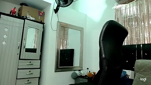 Онлайн чат XXX Baby_hornyJM