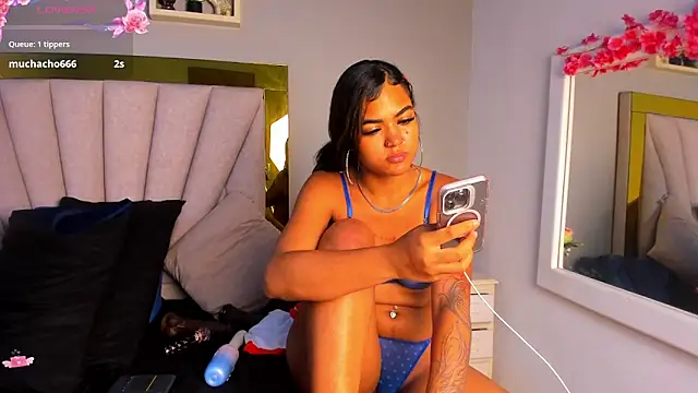 vahiolet_fuentes Show in webcam