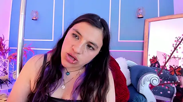 TaraTaylorr Live XXX-Chat