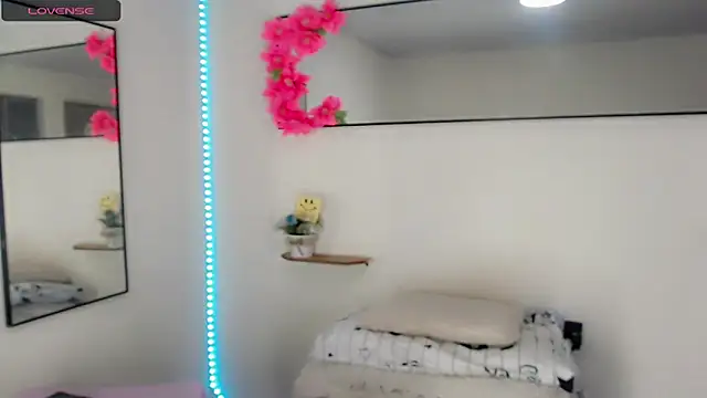 Show modela NathalialLooes na web-kameri