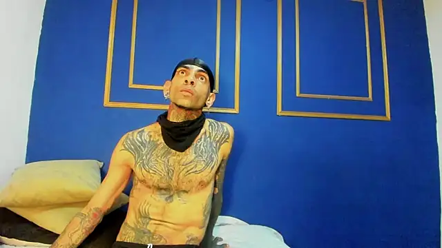 Demon_Rose_ Show in webcam