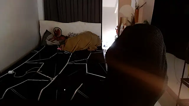 Pokazy przed kamerką – Ur_QueenCamilla