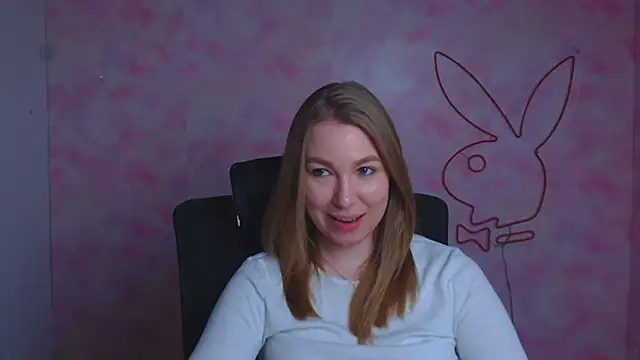 Dana_flowers élő XXX-chatje