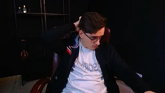 Chat +18 de FelixStarkk ao vivo