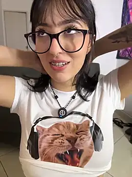 HinaSweet – Naživo XXX chat