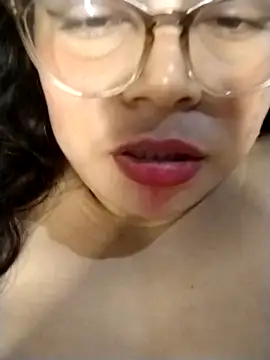 DiamilyのライブXXXチャット