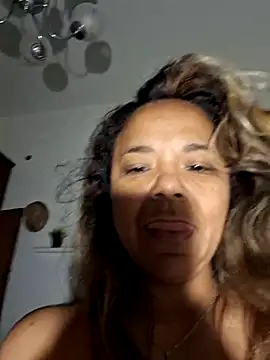 Yagodit Chat XXX in diretta