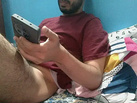 Precumboner: διαδικτυακό σόου στην κάμερα