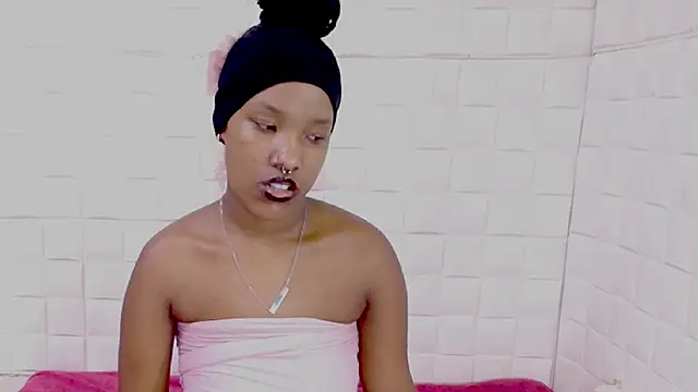 แชท XXX สดของ EroticSexyPrada