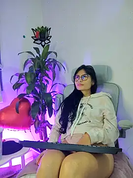 NayeCloud's Live XXX Chat