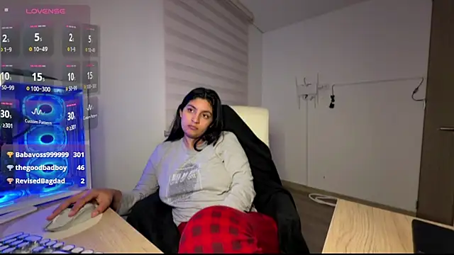 Chat +18 de cloe_small ao vivo