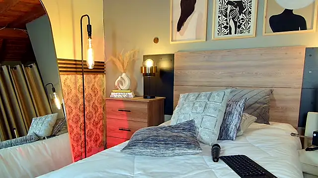 Madissononeeのウェブカメラショー