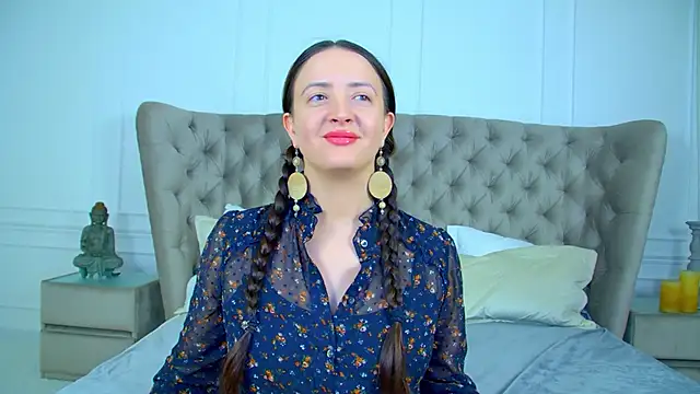 ElinaBellucci's Live XXX Chat